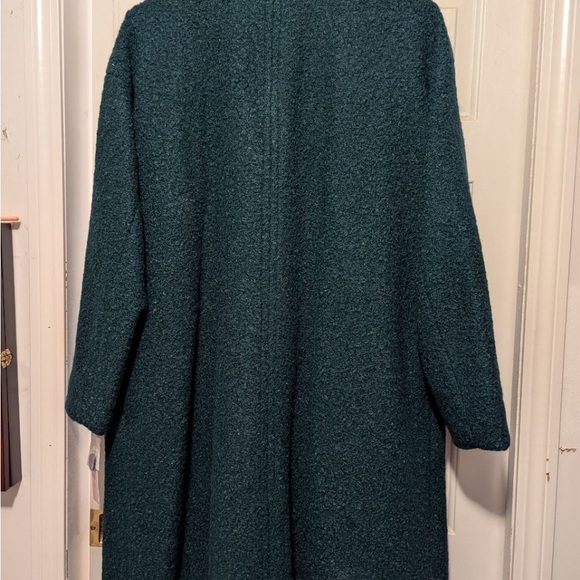 BCBG Generation New with tags. Women's 3x.

Emerald Green Boucle Walker Coat - Picture 2 of 6